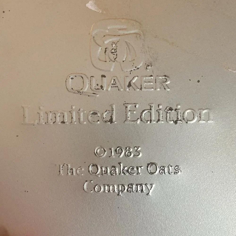 Vintage pure Quaker Oats storage tin